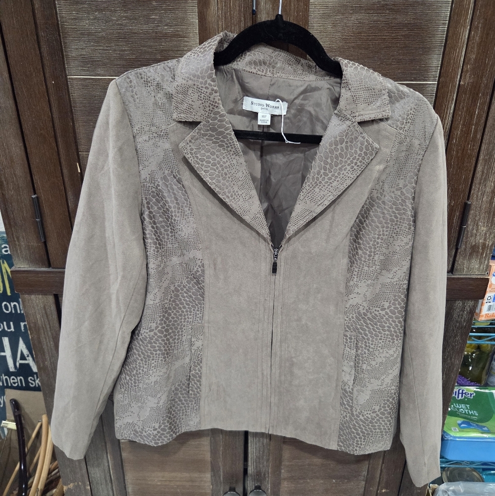 Studio Works Women's Petite PS Zip-Up Light Jacket Camel Size 10P
